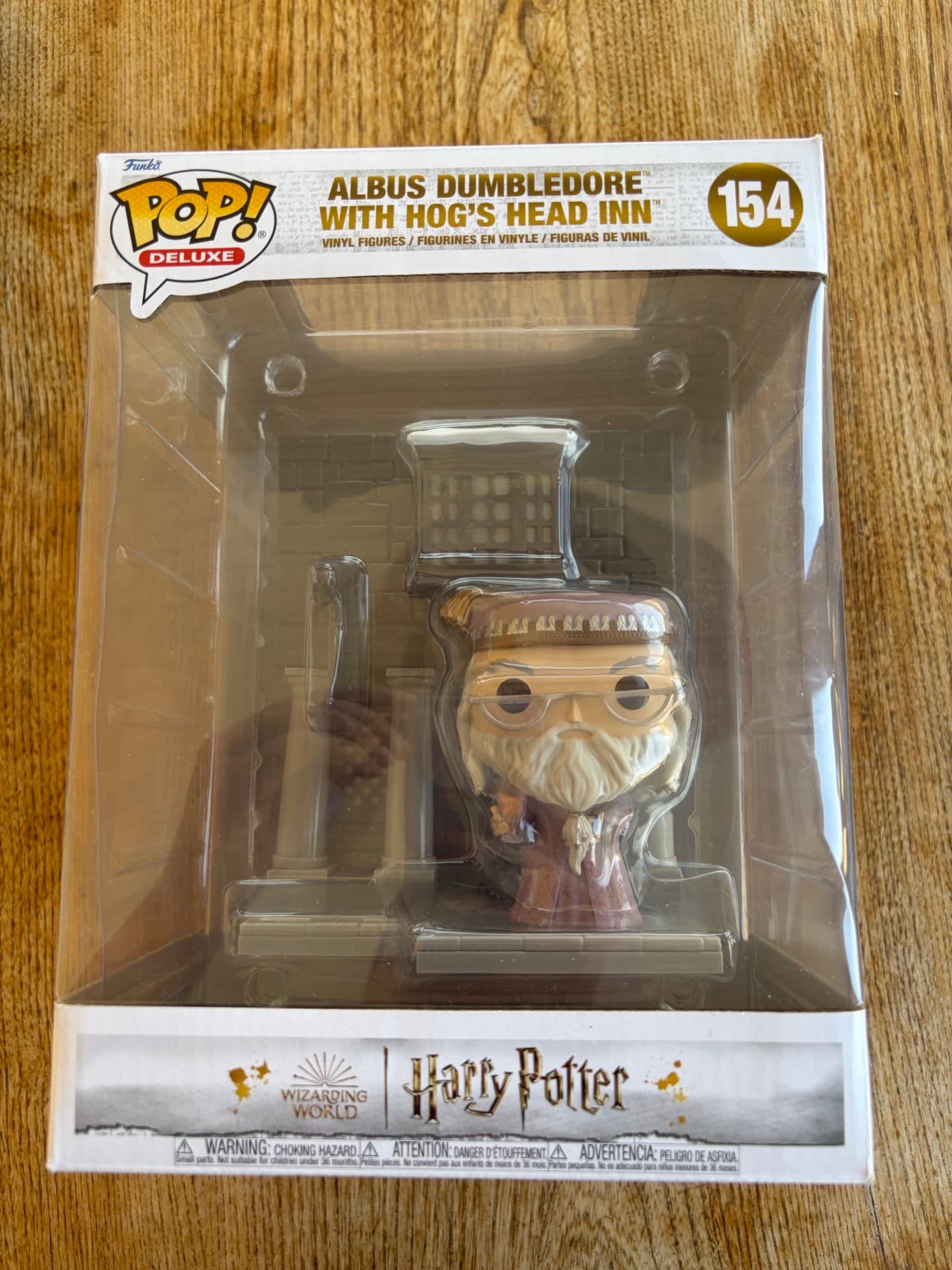 Funko Pop! Deluxe Albus Dumbledore with Hog's Head Inn